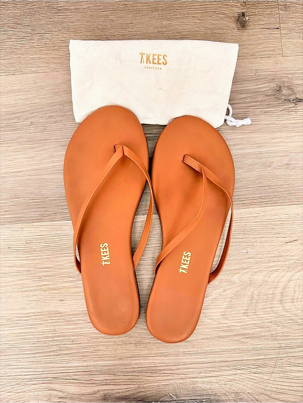 TKEES Foundations Matte Flip Flops Women's Brown Flip Flop Sandals Like New